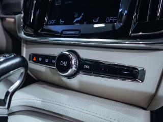 Volvo V90 D5 Momentum 173 kW AWD