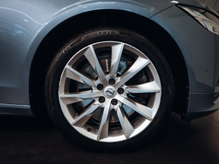 Volvo V90 D5 Momentum 173 kW AWD