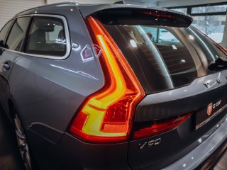 Volvo V90 D5 Momentum 173 kW AWD