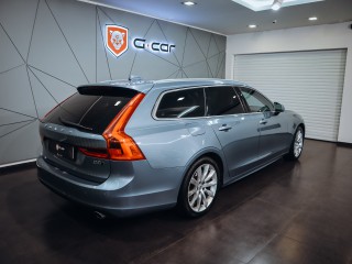 Volvo V90 D5 Momentum 173 kW AWD
