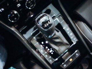 Škoda Superb L&K 4x4, 147 kW, TAŽNÉ, PANO