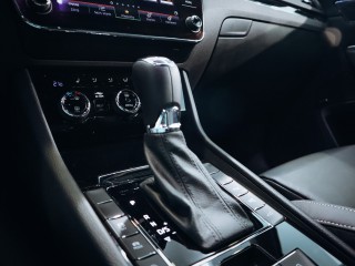 Škoda Superb L&K 4x4, 147 kW, TAŽNÉ, PANO