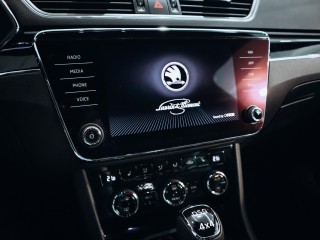 Škoda Superb L&K 4x4, 147 kW, TAŽNÉ, PANO