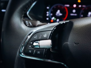 Škoda Superb L&K 4x4, 147 kW, TAŽNÉ, PANO