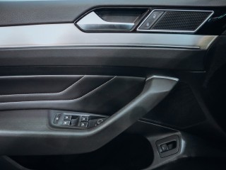 Volkswagen Passat 1.5TSi, Elegance 110 kW