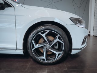 Volkswagen Passat 1.5TSi, Elegance 110 kW