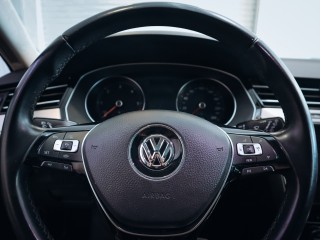 Volkswagen Passat 2.0TDI, R-Line 140 kW