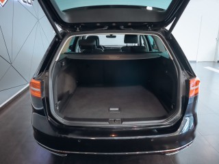 Volkswagen Passat 2.0TDI, R-Line 140 kW