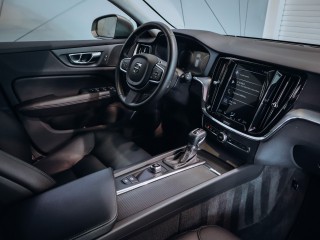 Volvo V60 D4 FWD Drive-E Momentum Auto