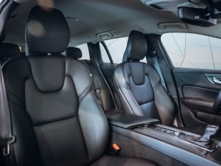 Volvo V60 D4 FWD Drive-E Momentum Auto