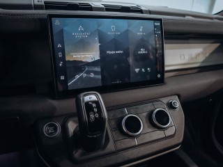 Land Rover Defender 90 X-DYNAMIC S D300 AT