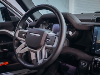Land Rover Defender 90 X-DYNAMIC S D300 AT