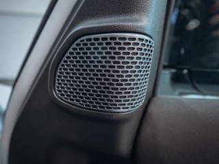 Land Rover Defender 90 X-DYNAMIC S D300 AT