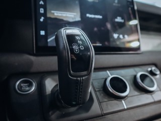 Land Rover Defender 90 X-DYNAMIC S D300 AT