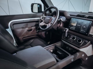 Land Rover Defender 90 X-DYNAMIC S D300 AT