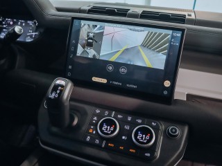Land Rover Defender 90 X-DYNAMIC S D300 AT