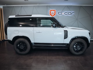 Land Rover Defender 90 X-DYNAMIC S D300 AT