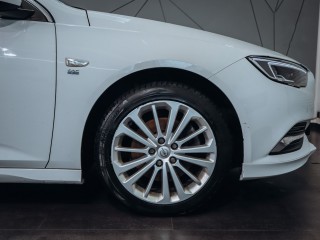 Opel Insignia 1.6 Turbo OPC - Rezervace