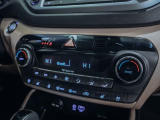 Hyundai Tucson 2.0CRDI 4WD Premium 136kW