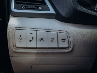 Hyundai Tucson 2.0CRDI 4WD Premium 136kW