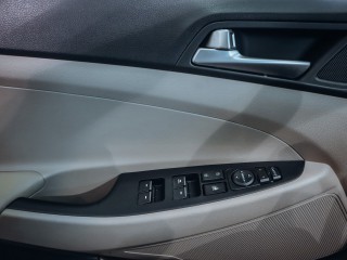 Hyundai Tucson 2.0CRDI 4WD Premium 136kW