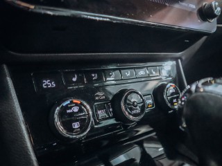 Škoda Superb Combi 2.0 TDI DSG 140kW