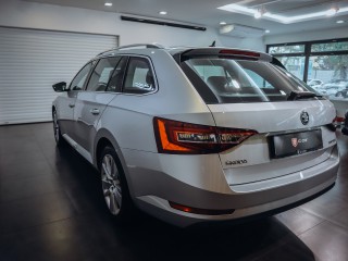 Škoda Superb Combi 2.0 TDI DSG 140kW