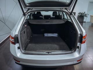 Škoda Superb Combi 2.0 TDI DSG 140kW