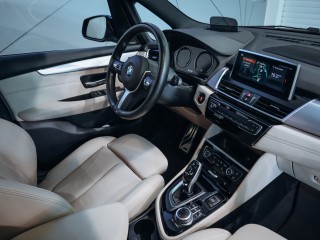 BMW 220i M SPORT 7míst