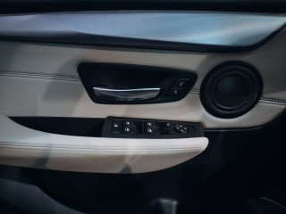 BMW 220i M SPORT 7míst