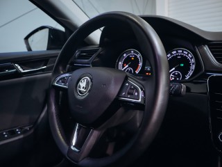 Škoda Superb 2.0 TDI 4x4 DSG L&K 140kW