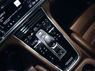 Porsche Panamera GTS Sport Turismo 338 kW