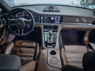 Porsche Panamera GTS Sport Turismo 338 kW