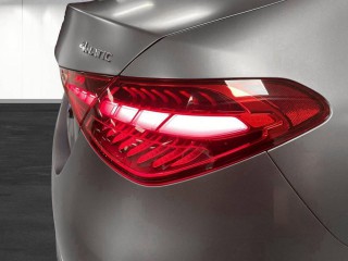 Mercedes-Benz C 300e HYBRID AMG 4Matic