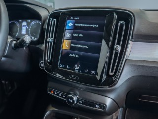 Volvo XC40 T3 FWD Momentum AT