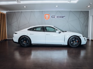 Porsche Taycan GTS - 440kW CZ záruka