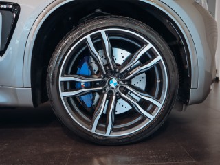 BMW X5 M Head-up Softclose