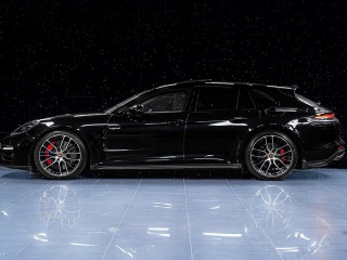Porsche Panamera 4S E-Hybrid ST Chrono