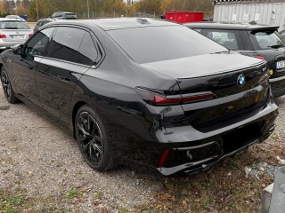 BMW 7M760E Executive Lounge TV