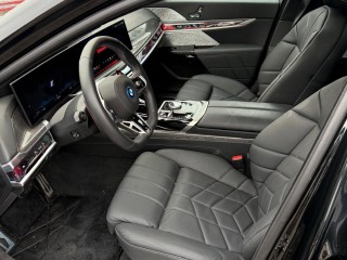 BMW 7M760E Executive Lounge TV