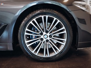BMW 530d xDrive M-paket 195 kW