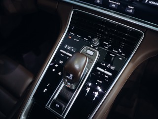 Porsche Panamera GTS Sport Turismo 338 kW