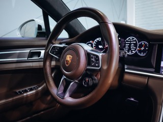 Porsche Panamera GTS Sport Turismo 338 kW