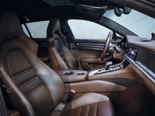 Porsche Panamera GTS Sport Turismo 338 kW