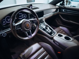 Porsche Panamera GTS Sport Turismo 338 kW