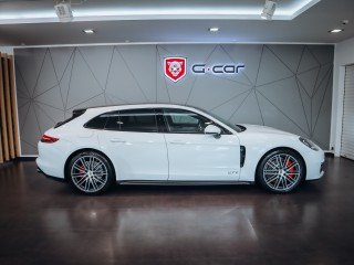 Porsche Panamera GTS Sport Turismo 338 kW