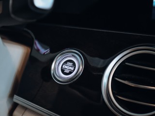 Mercedes-Benz E 220d 4MATIC Avantgarde
