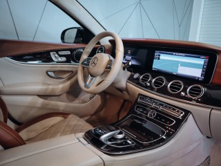 Mercedes-Benz E 220d 4MATIC Avantgarde
