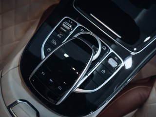 Mercedes-Benz E 220d 4MATIC Avantgarde
