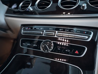 Mercedes-Benz E 220d 4MATIC Avantgarde